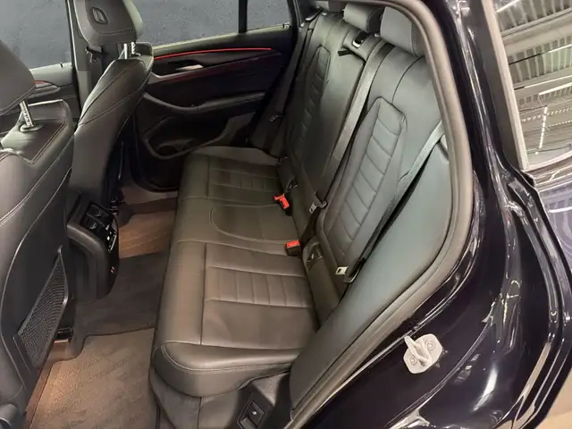 BMW X4 view 13