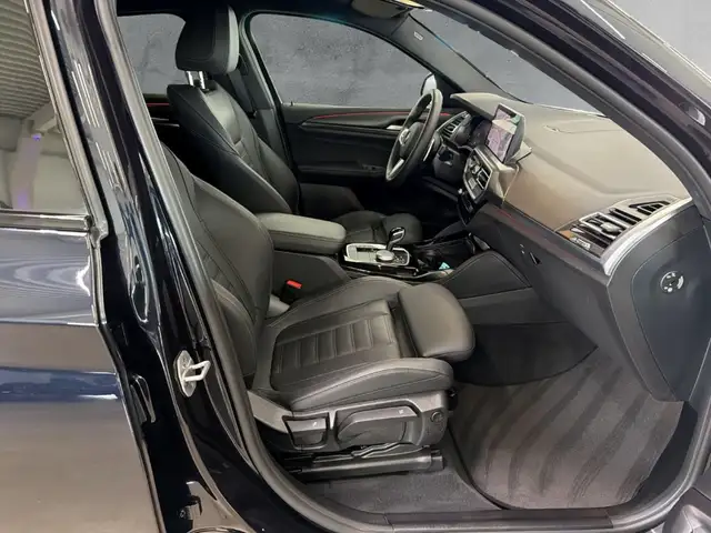 BMW X4 view 11