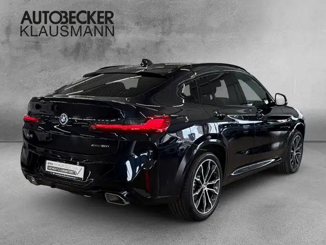 BMW X4 view 2