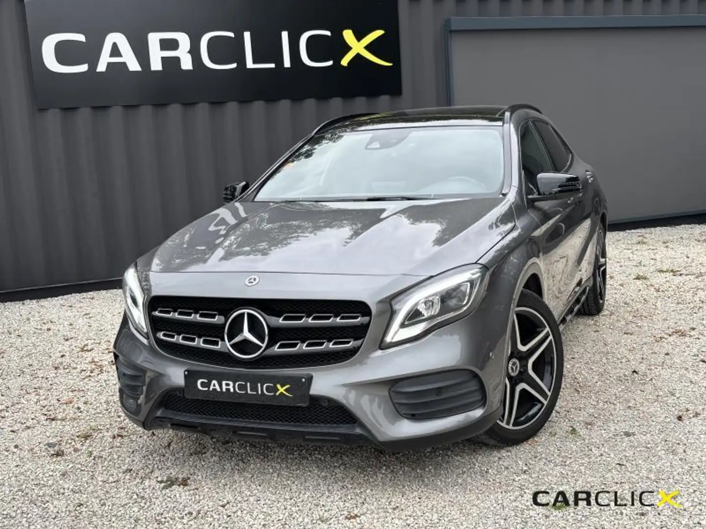 Mercedes-Benz GLA 180 Pano*Led*Camera*Pdc*Keyless Gris - 1