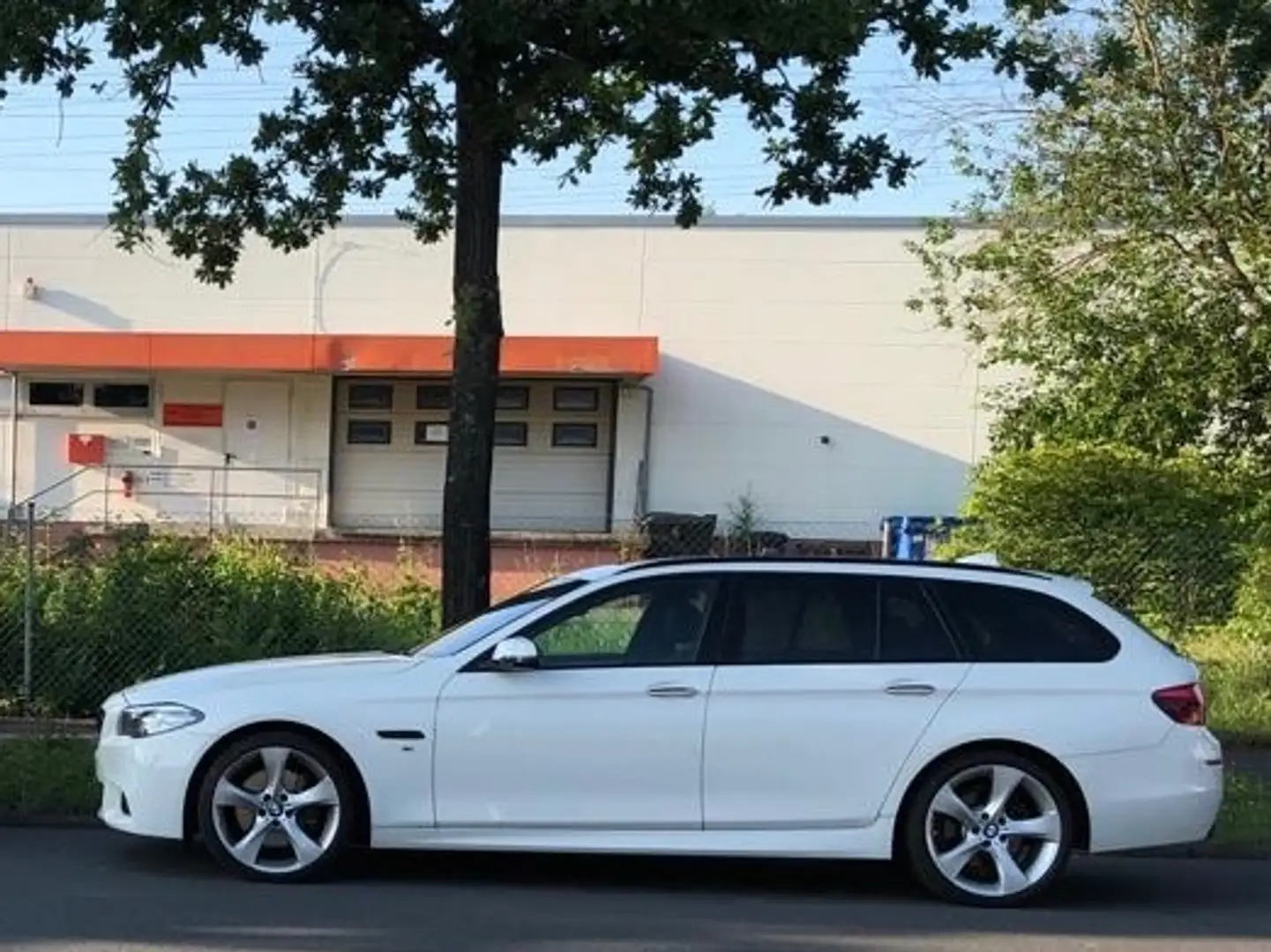 BMW 525 Weiß - 1
