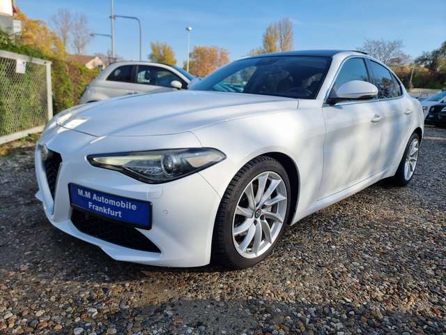Imagine Alfa Romeo Giulia Super°Leder°Navi°Xenon°Kamera°Panor