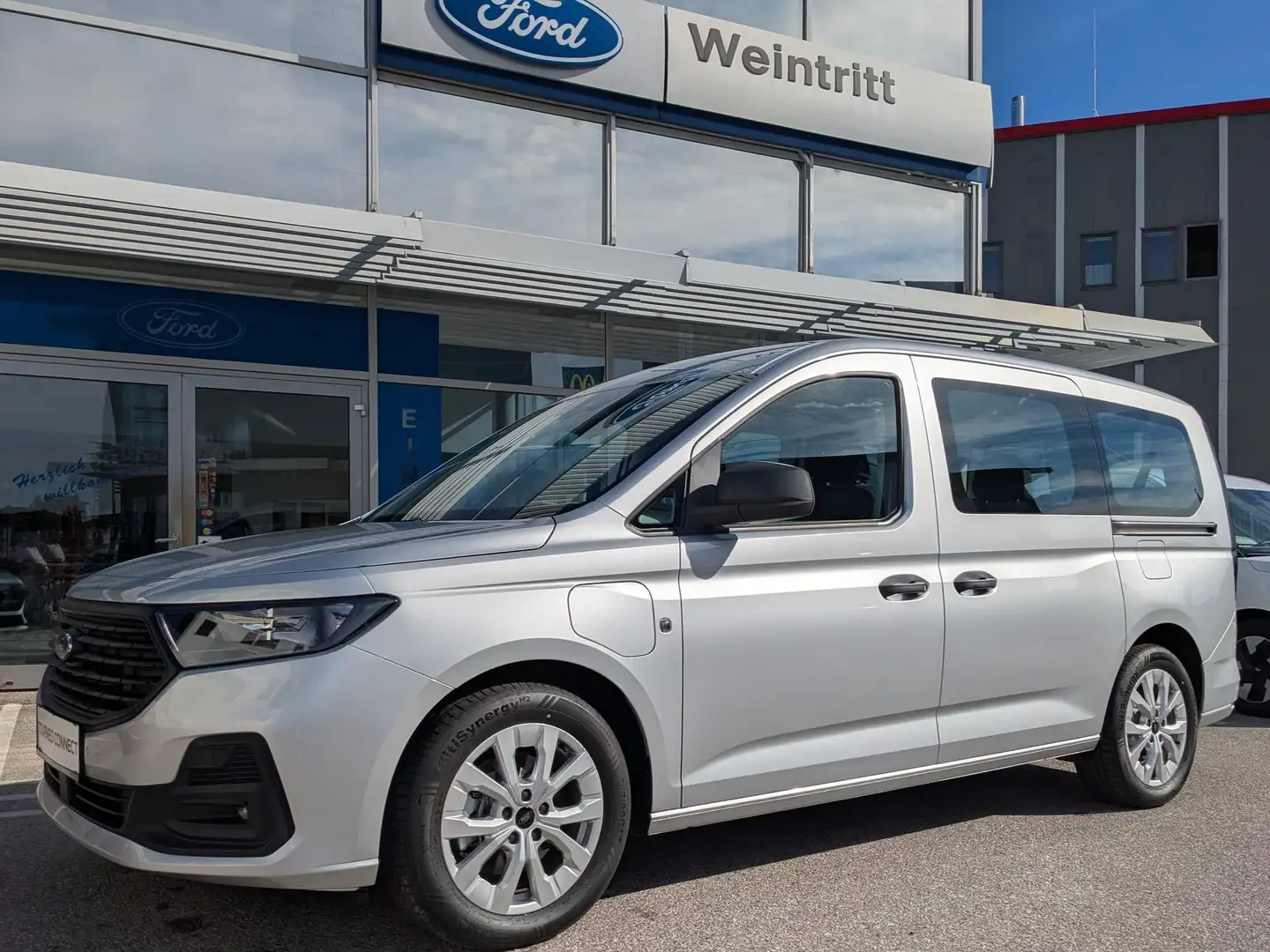 Ford Tourneo Connect PHEV Trend    LP: € 47.904.- - 1