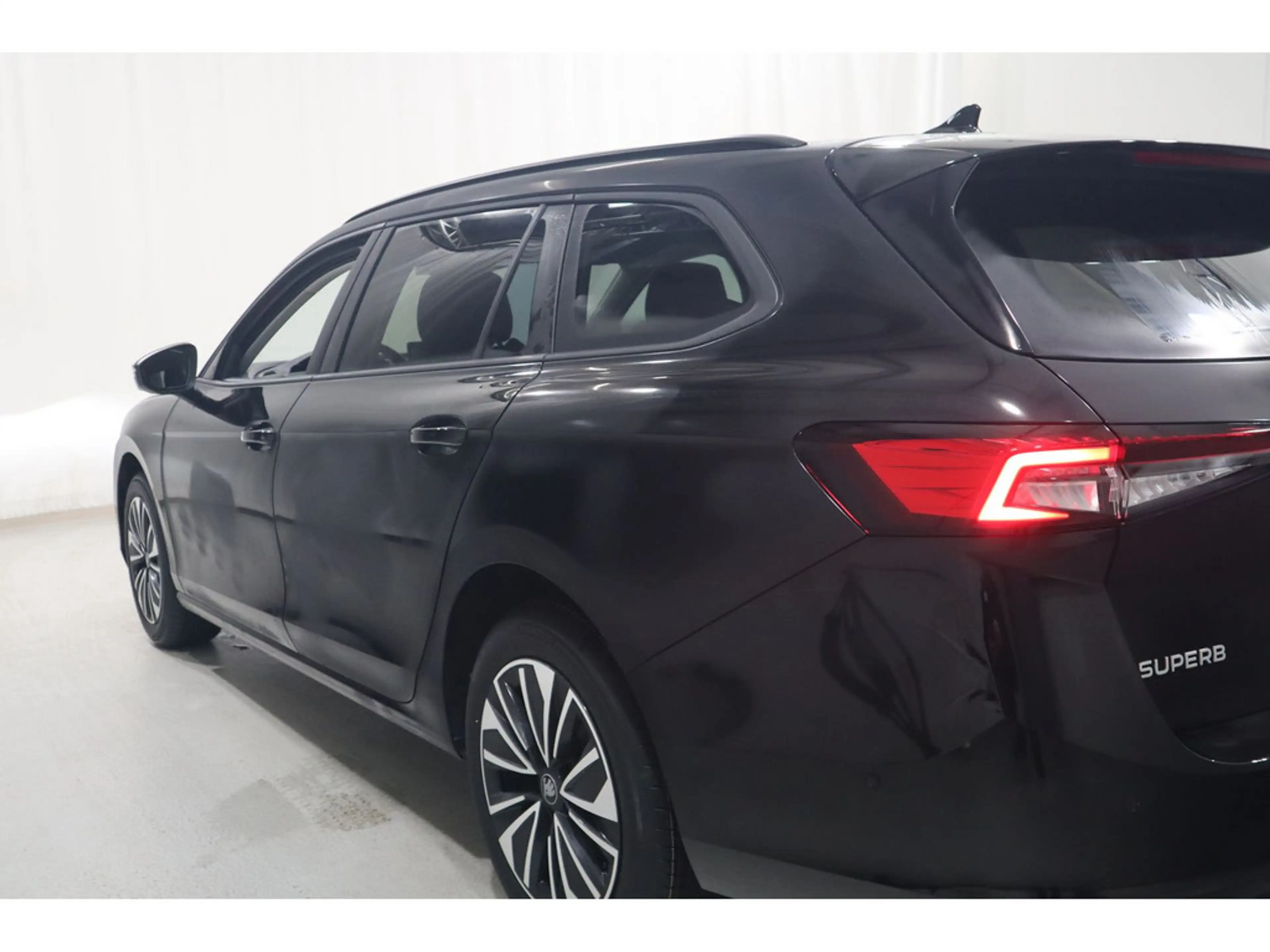 Skoda Superb Combi 2.0 TDI Selection LED,Navi,PDC — photo 13