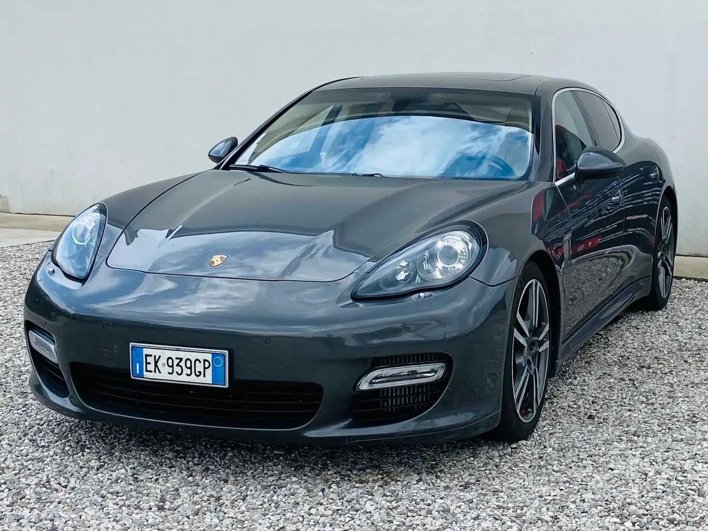 Porsche Panamera 4.8 Turbo S Executive V8 550CV siva - 1