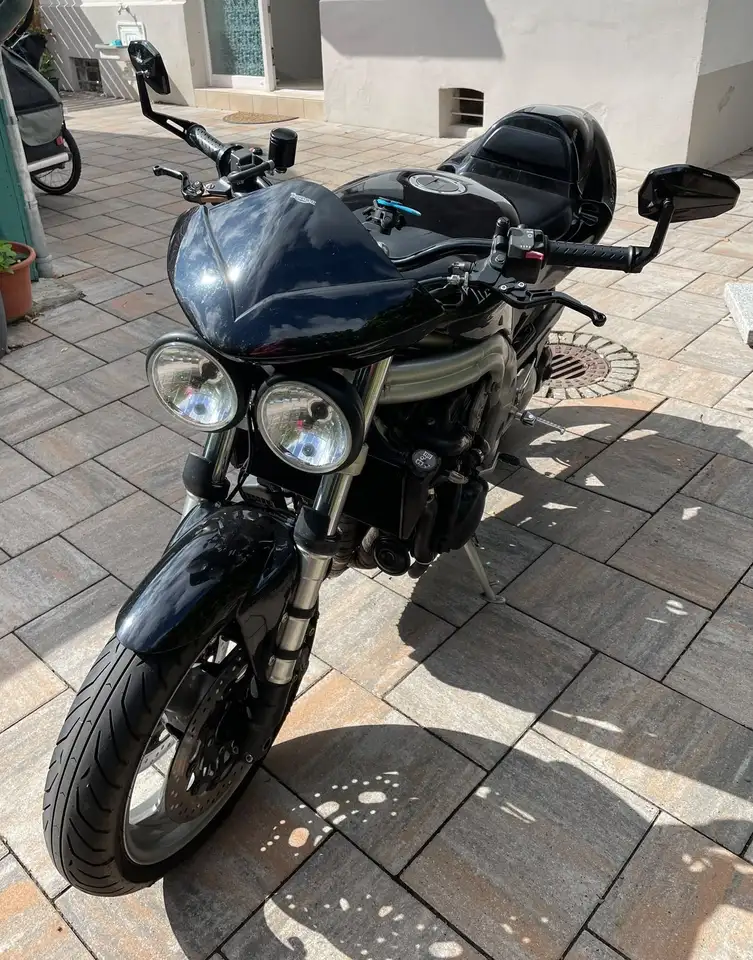 Triumph Speed Triple 900