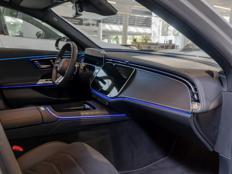 Mercedes-Benz E 450 d 4M T AMG-Sport/Pano/Burm/AHK/Airm/Night — photo 6