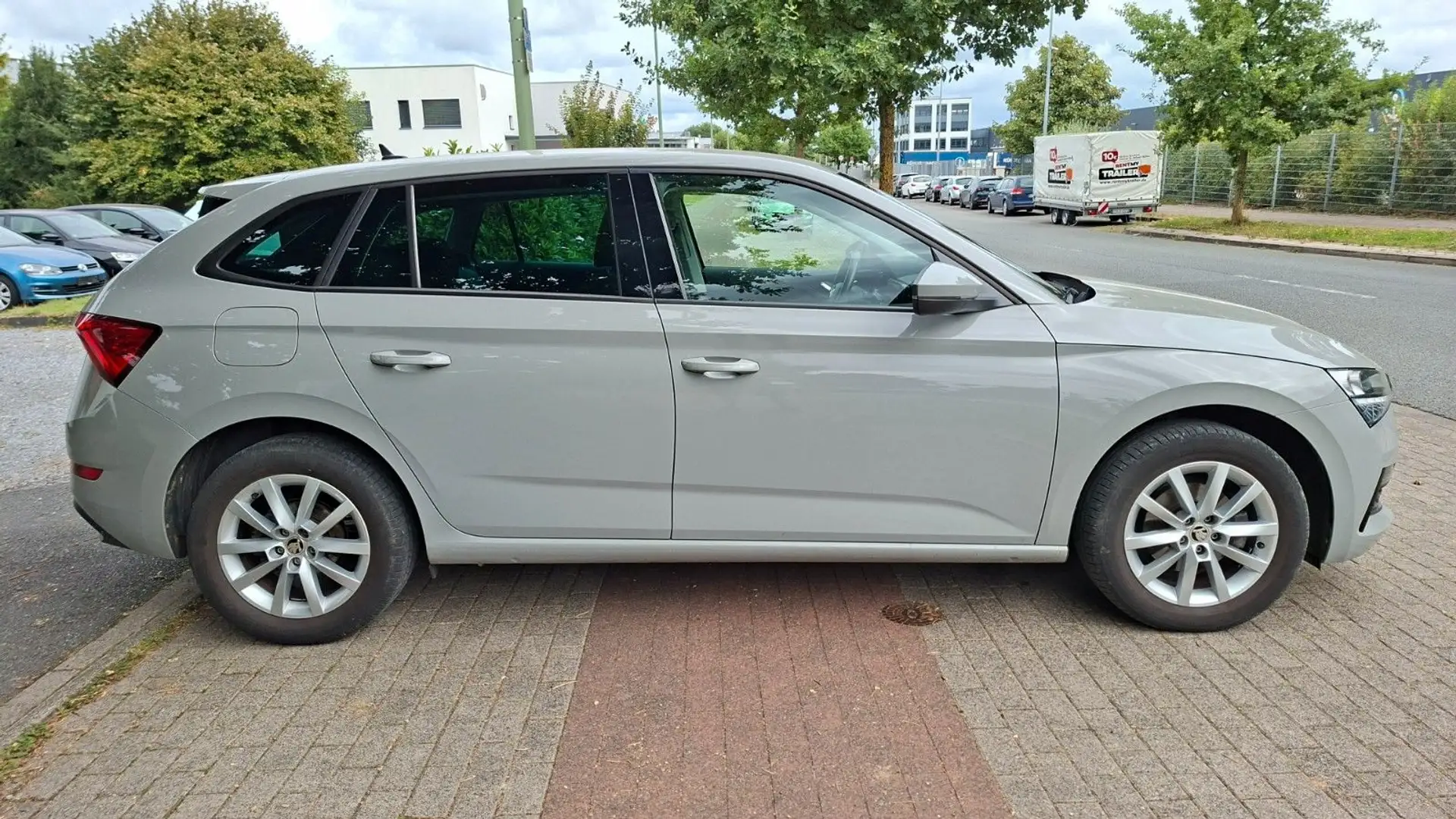 Skoda Scala 1.0 TSI 85kW Kamera-Sport-Carplay Grau - 2