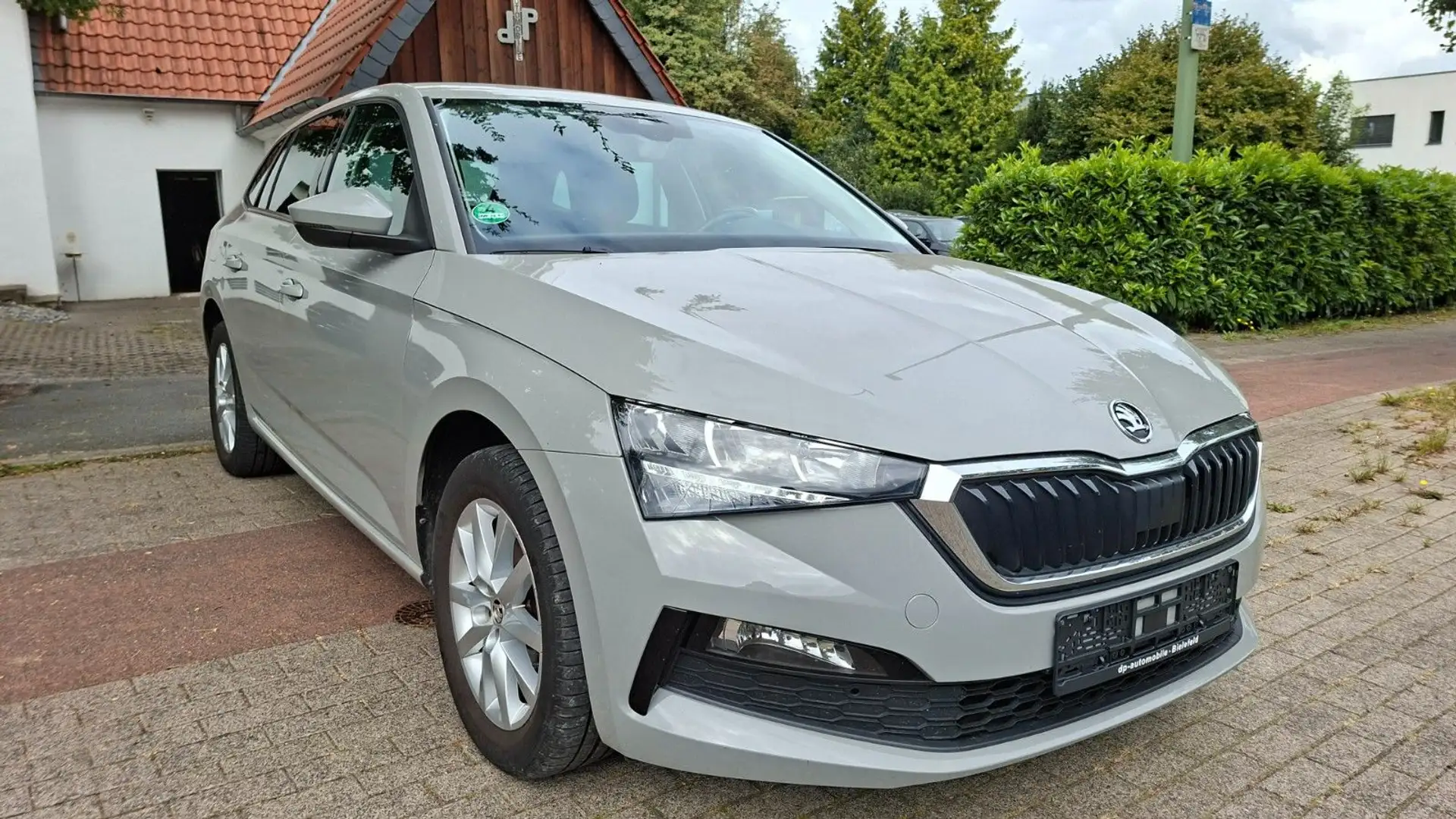 Skoda Scala 1.0 TSI 85kW Kamera-Sport-Carplay Grau - 1