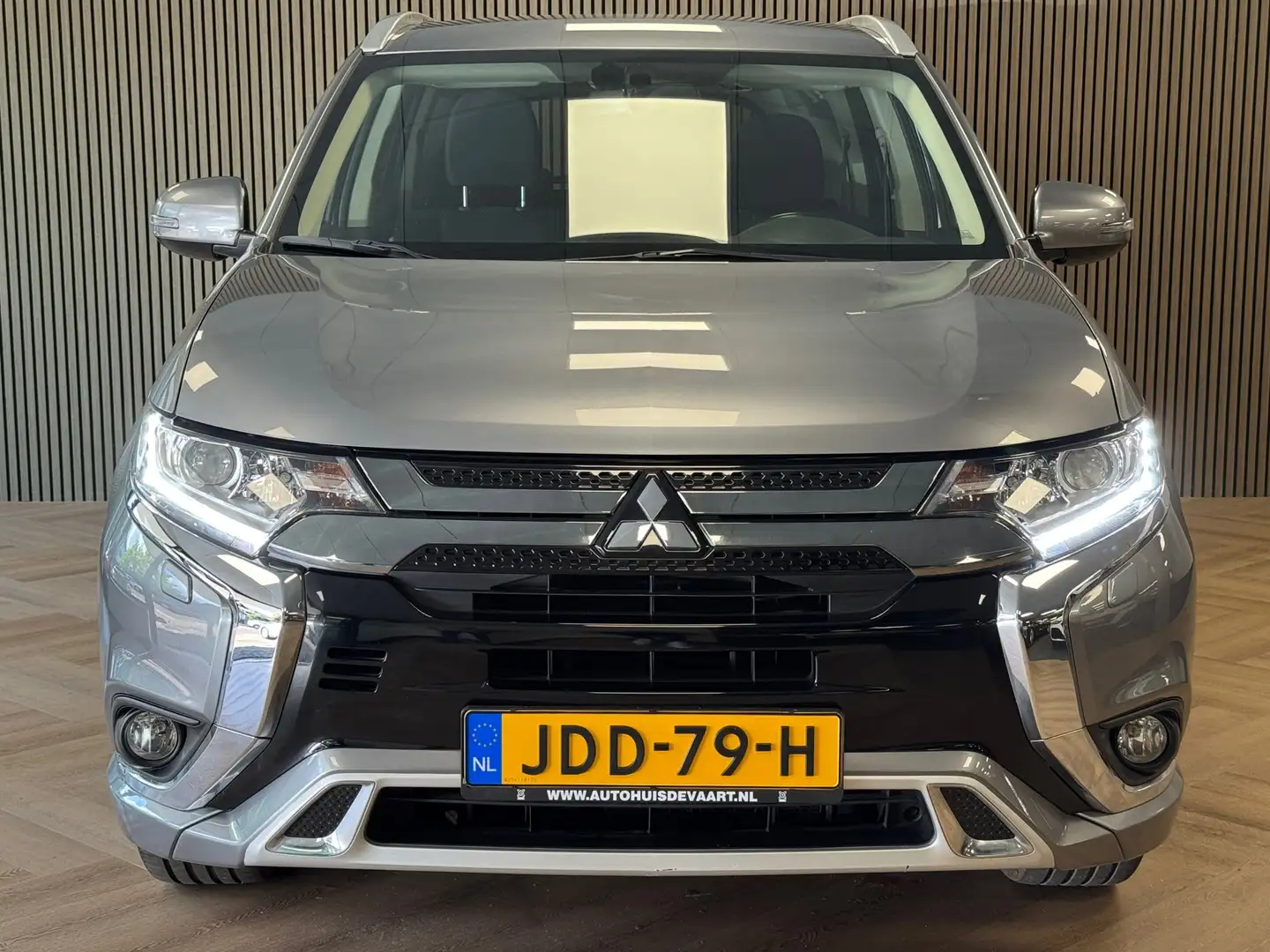 Mitsubishi Outlander 2.4 PHEV Intense 4WD CAMERA CRUISE CONTROL STOELVE Grau - 2