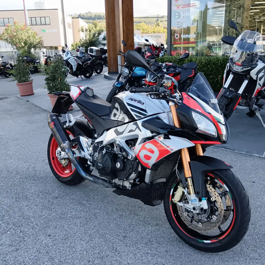 Aprilia Tuono V4 1100 FACTORY - 2