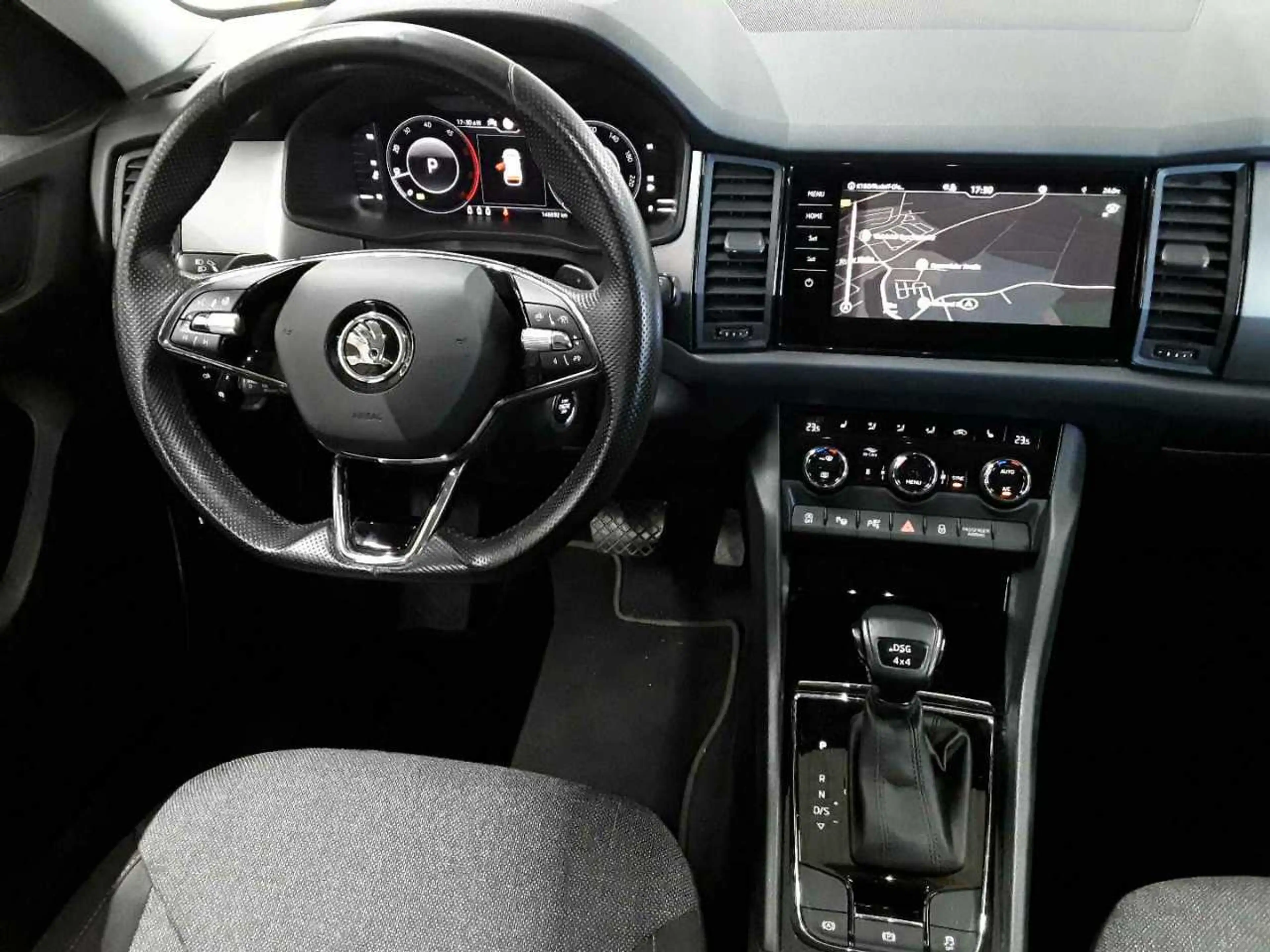 Skoda Kodiaq Kodiaq 2.0 TDI 4x4 Clever AHK StandH NAV — photo 10