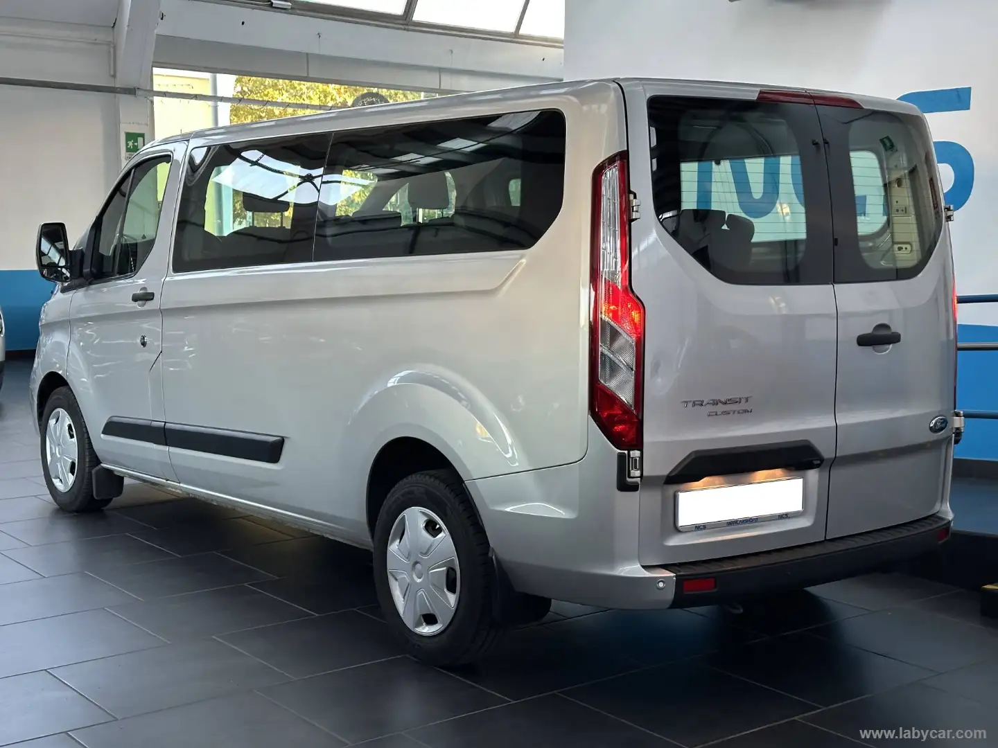 Ford Transit Custom 320 2.0 TDCi 130 Trend 8 POSTI Argento - 2