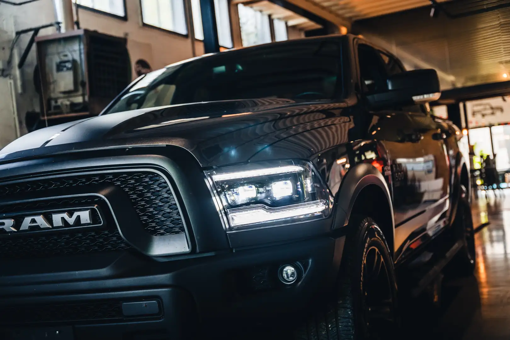 Dodge RAM 1500 / 5,7HEMI / SHOWROOMCOND / EX VAT 100% REFUND Gris - 1