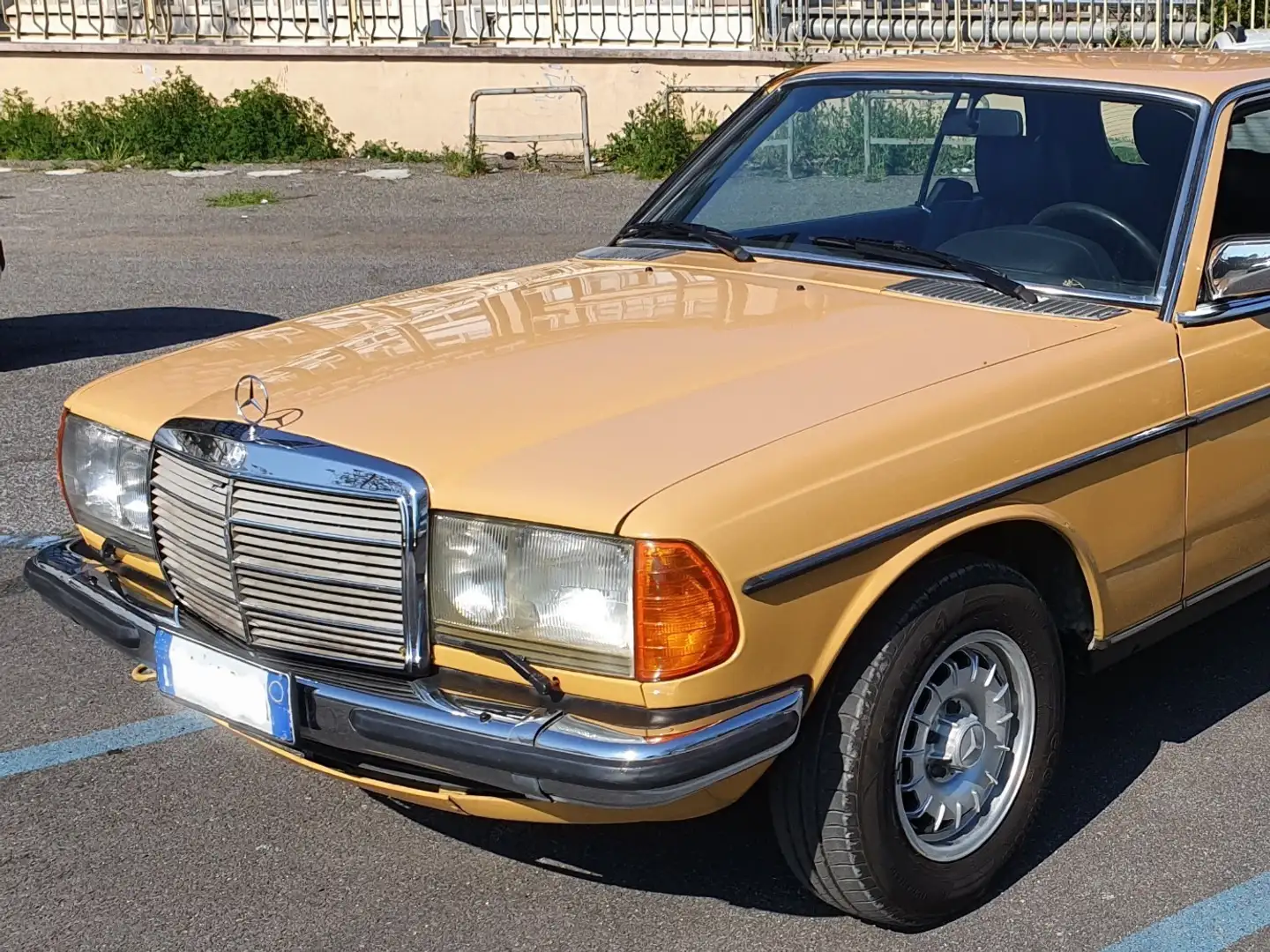 Mercedes-Benz 280 280C - 1