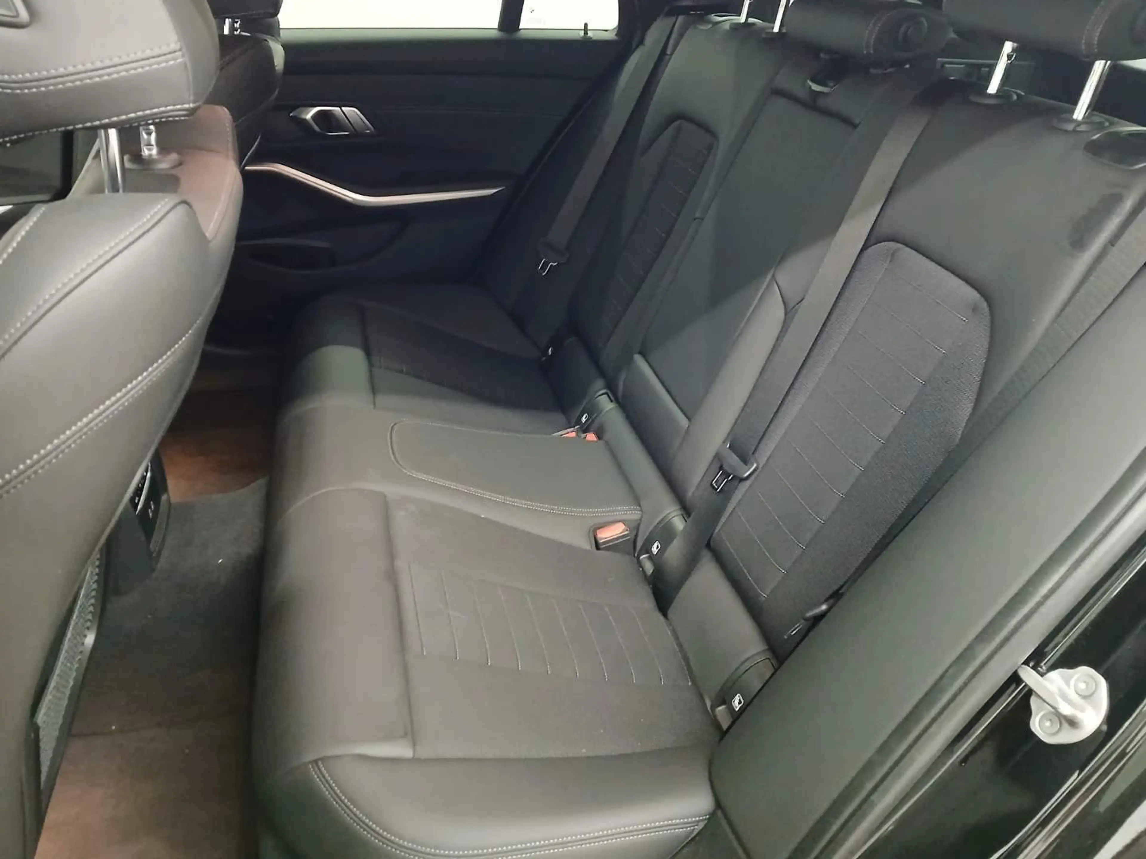 BMW 320 d Touring*AHK,18´´LC-Prof,HUD,ACC,RFK,Memory — photo 7