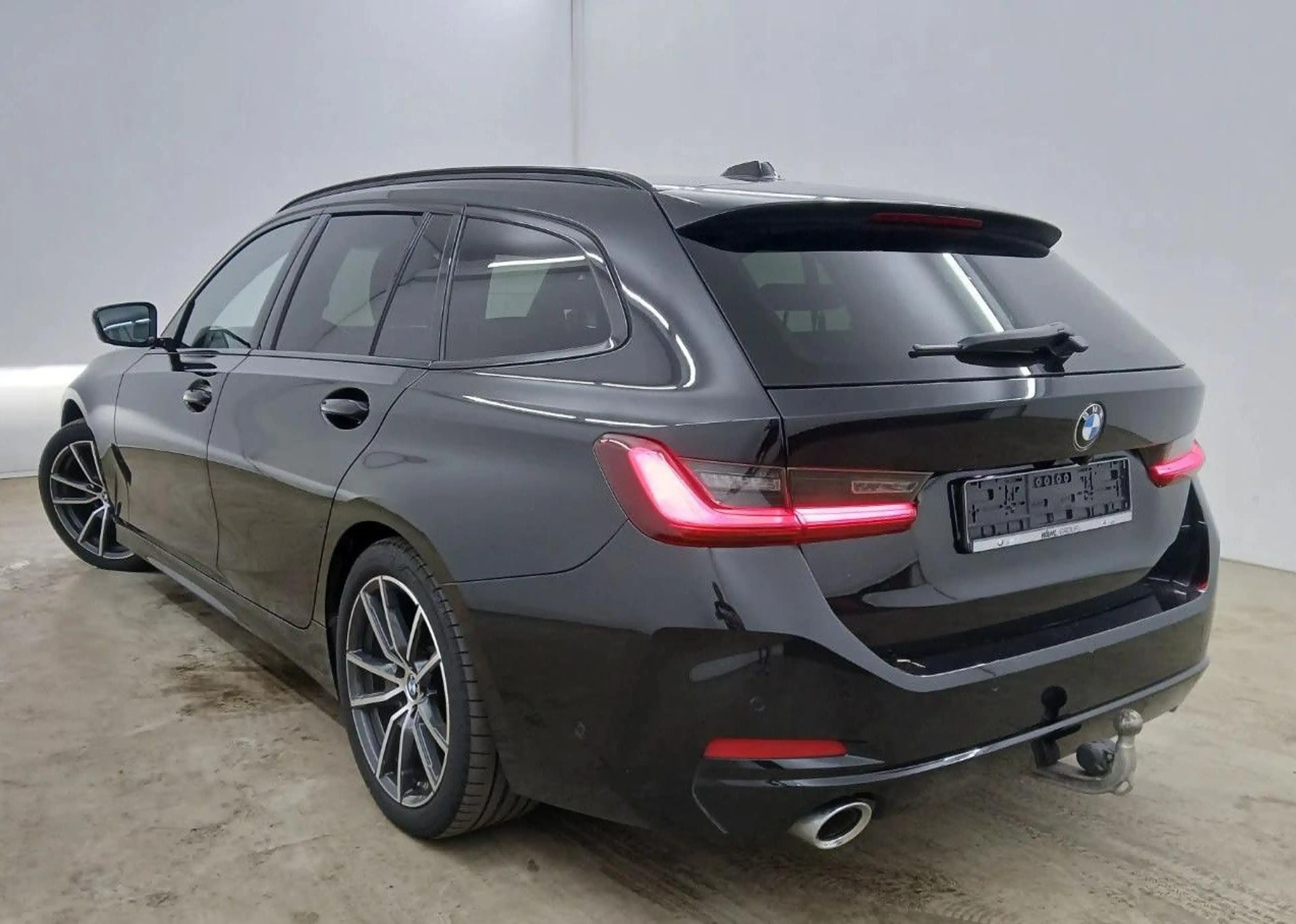 BMW 320 d Touring*AHK,18´´LC-Prof,HUD,ACC,RFK,Memory — photo 3