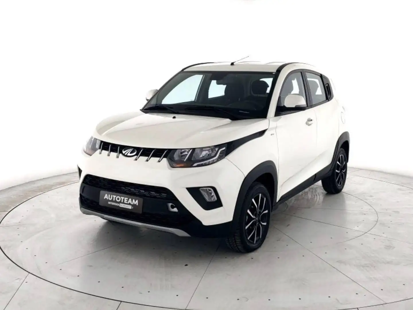 Mahindra KUV100 1.2 K8 m-bifuel Blanco - 1