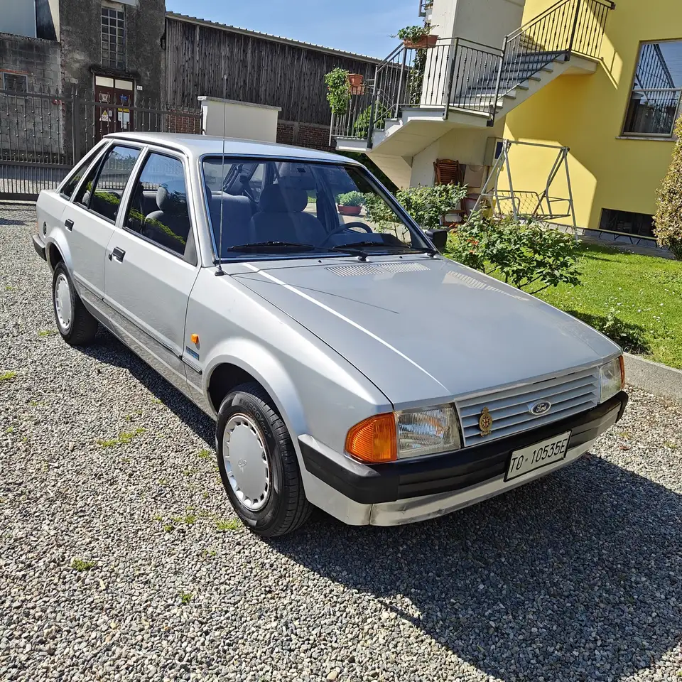 Ford Escort 5p 1.1 GL, foto 3