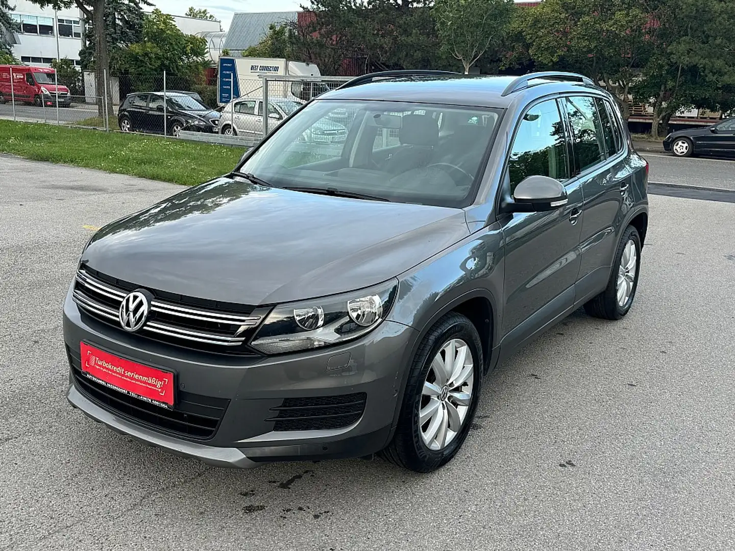 Volkswagen Tiguan 2,0 TDI Country BMT DPF Gris - 2