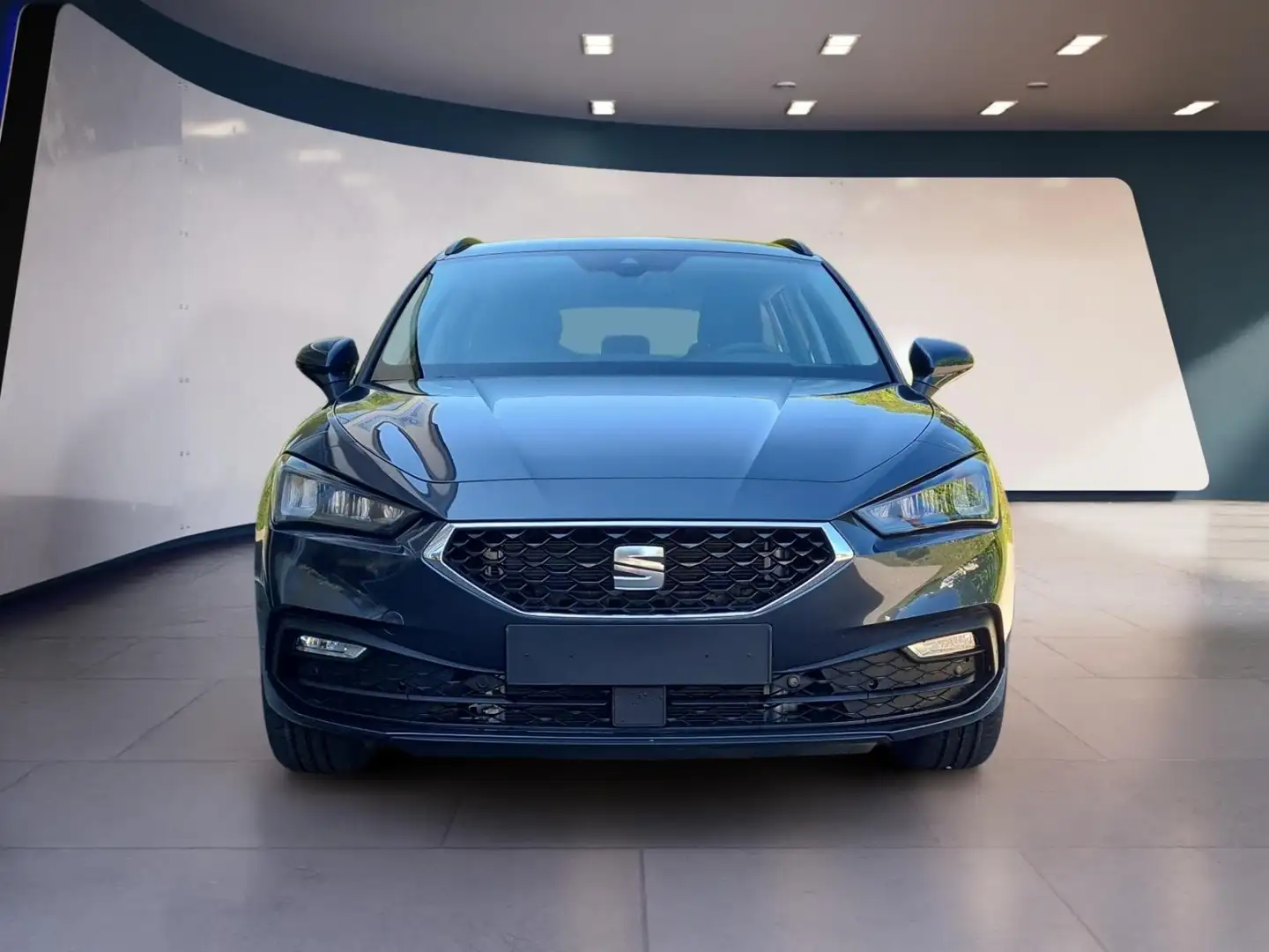 SEAT Leon Sportstourer 1.5 eTSI 110 kW Style ST 1.5eTSI D... Šedá - 2
