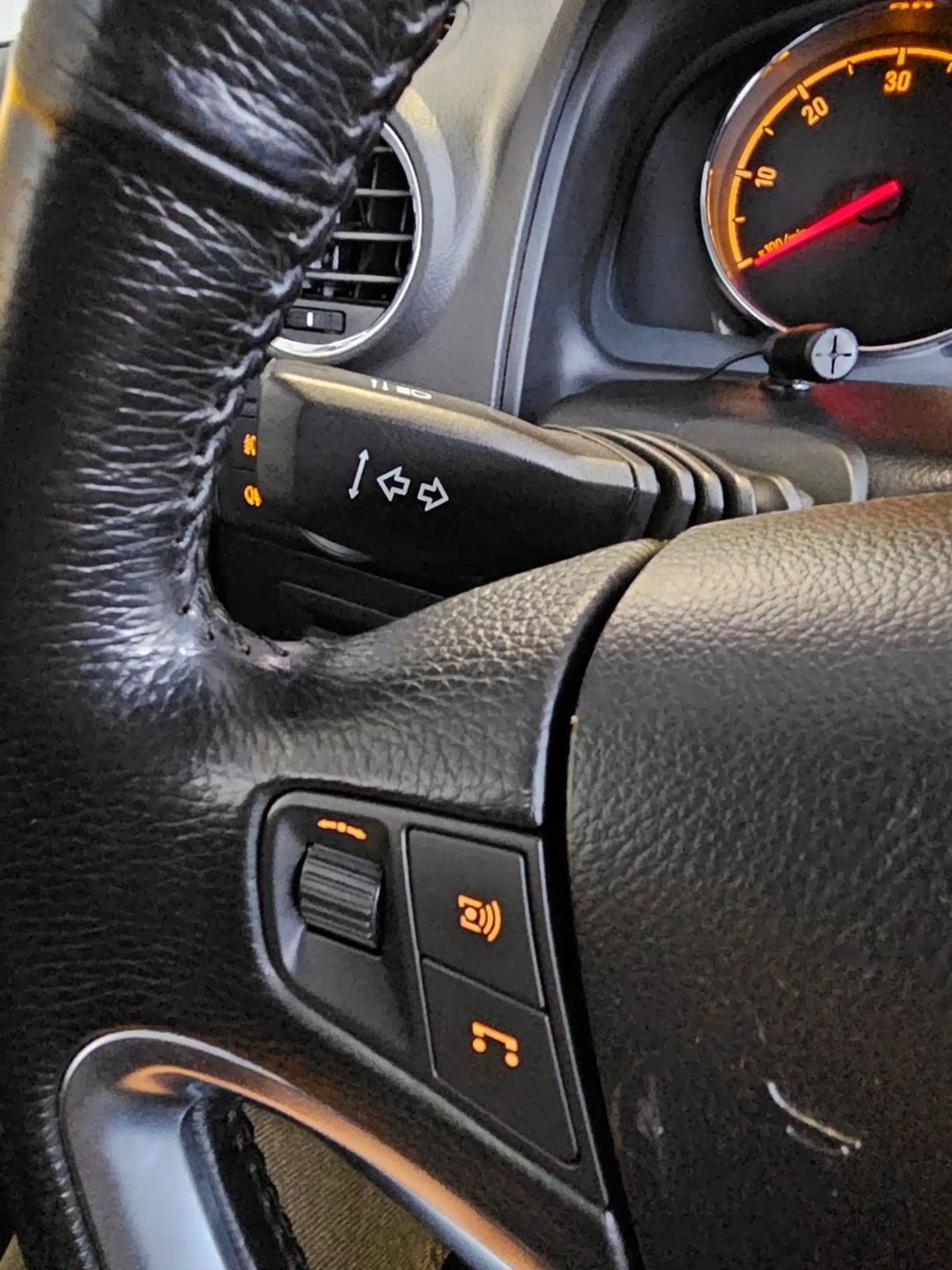 Opel Antara 2.2 CDTI Design Edition 4x2 AHK — photo 13