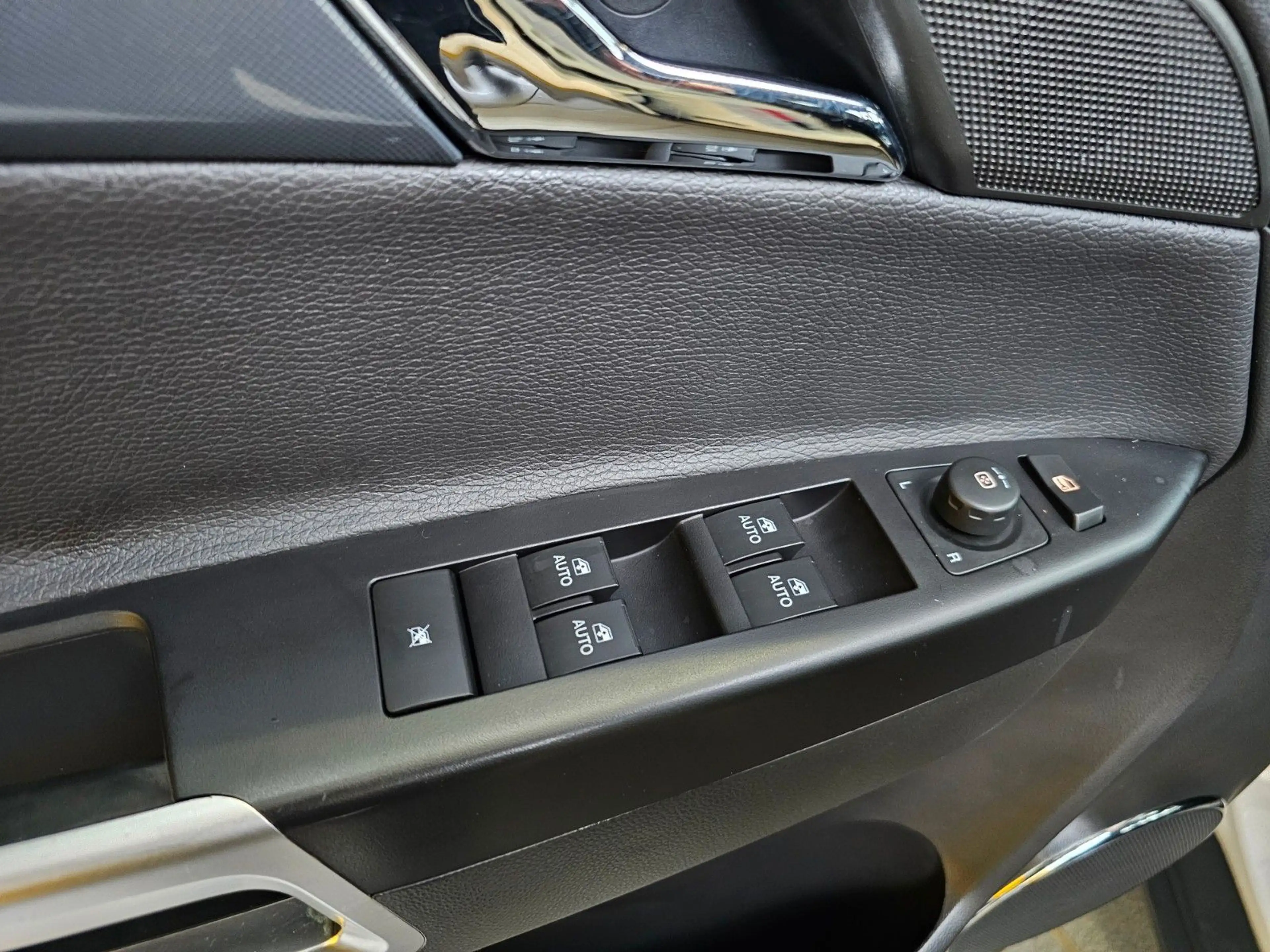 Opel Antara 2.2 CDTI Design Edition 4x2 AHK — photo 12