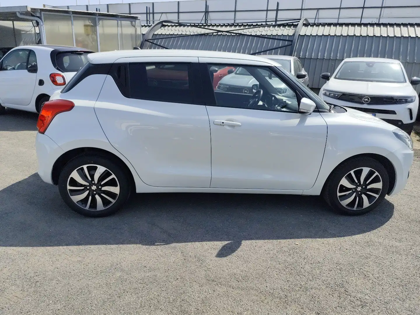 Suzuki Swift 1.2 Hybrid Top Bianco - 2