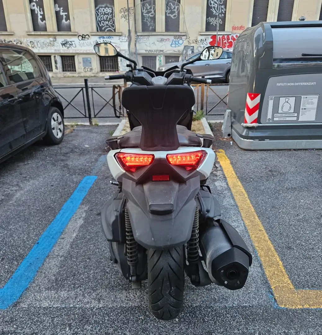 Yamaha X-Max 400 White - 2