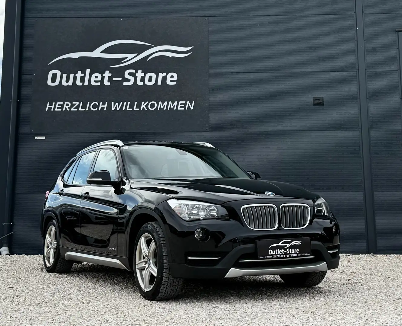 BMW X1 18d xDrive*X-Line*Leder*SHZ*AHK*Garantie*TOP* Schwarz - 1