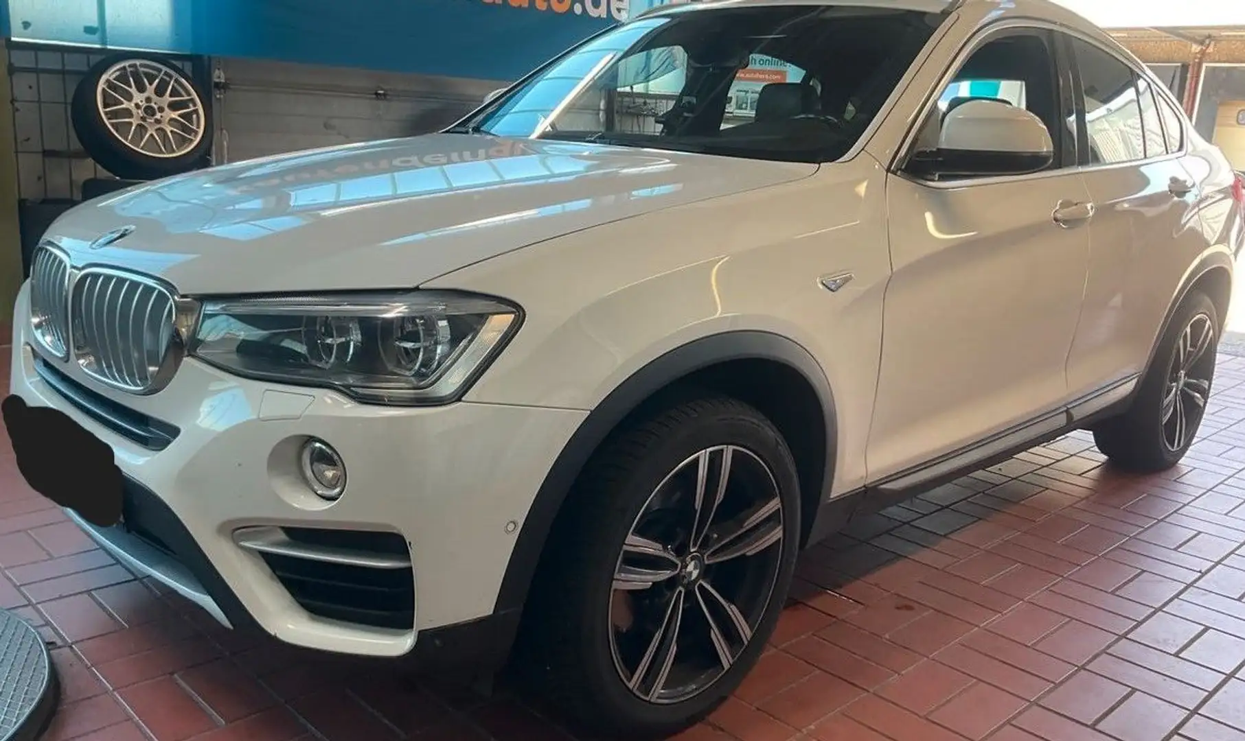 BMW X4 xDrive 20 d xLine Pano Standh. Kamera ACC AHK Weiß - 1