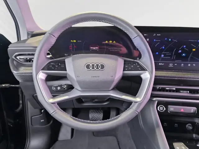 Audi Q5 view 13