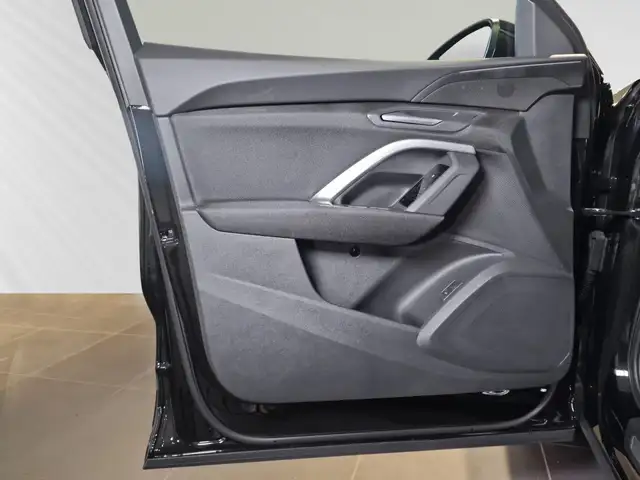 Audi Q5 view 14