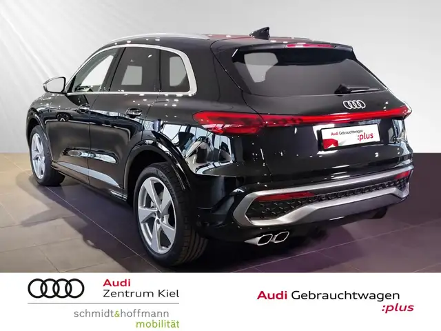 Audi Q5 view 4