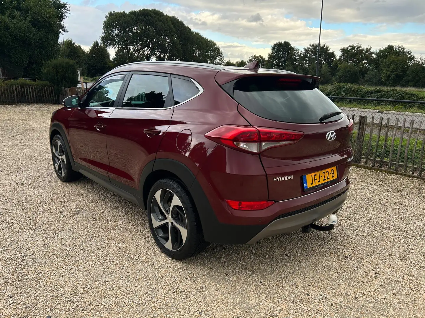 Hyundai TUCSON 1.6 T-GDi Premium 4WD automaat leder trekhaak. Rot - 2