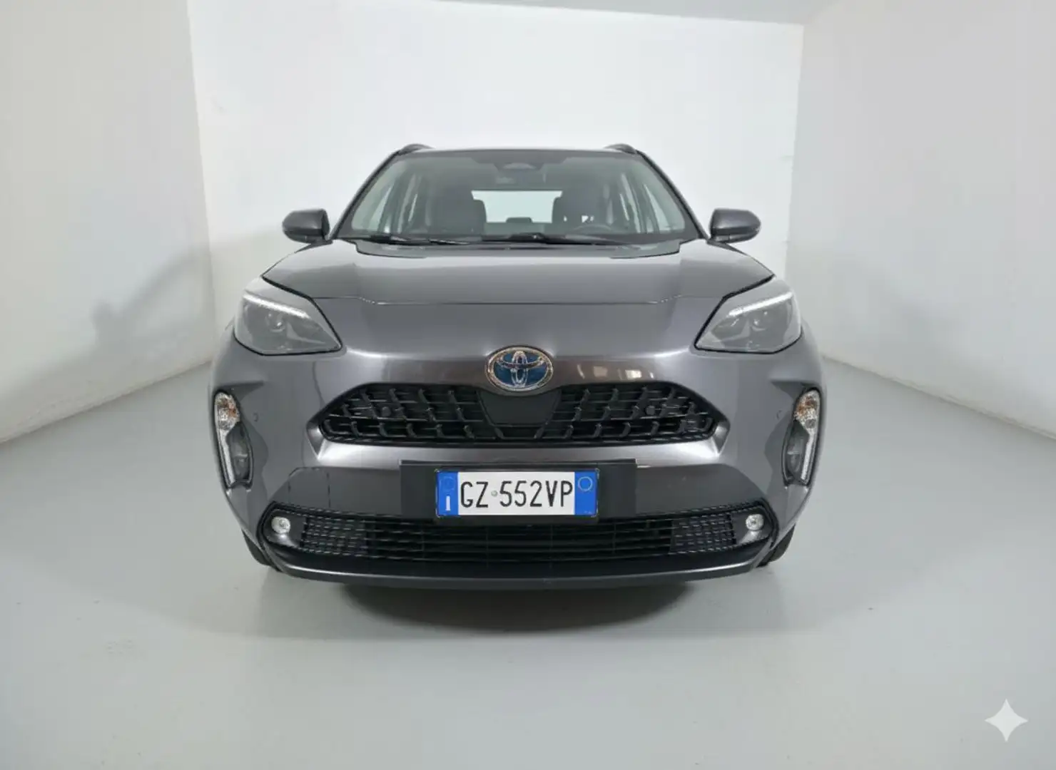 Toyota Yaris Cross 1.5 Hybrid 5p. E-CVT Active *BUSINESS PACK* Grijs - 2