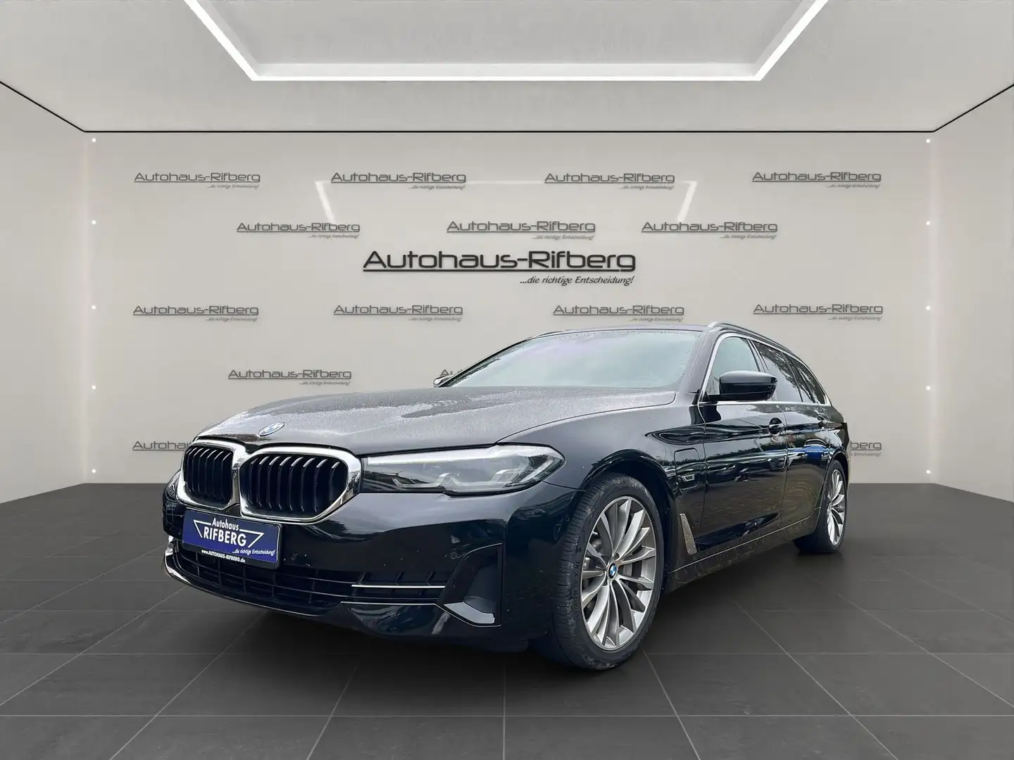 BMW 530 e 8G 360°/DrivingAssistent/19Zoll/Ambiente Noir - 1