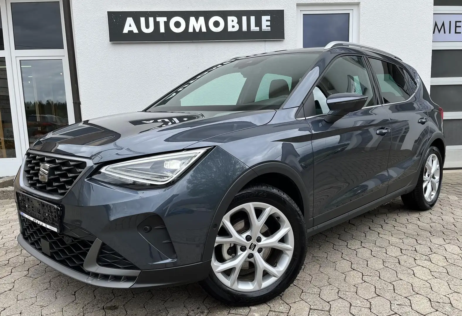 SEAT Arona FR 1.0TSI DSG LED KAMERA ACC DAB FULL-LINK Grau - 1