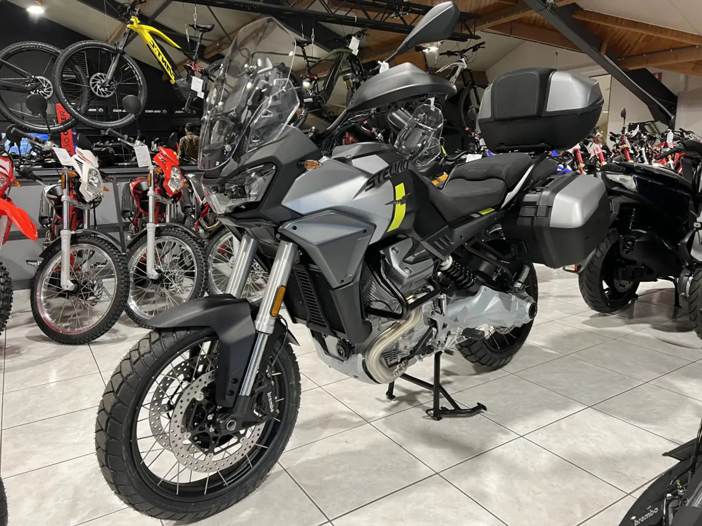 Moto Guzzi Stelvio PFF Rider Assistance Solution 1000 Šedá - 2