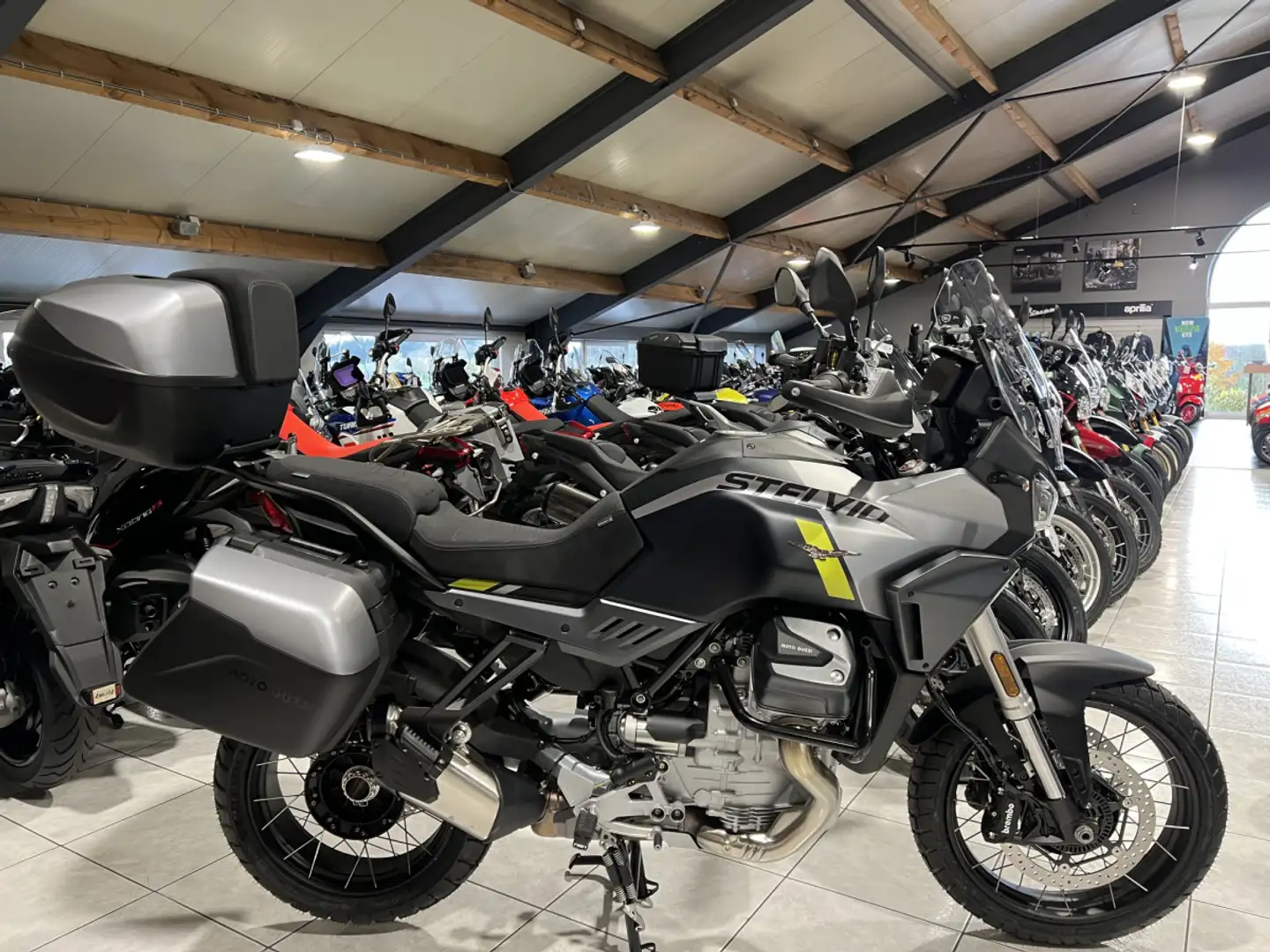 Moto Guzzi Stelvio PFF Rider Assistance Solution 1000 Šedá - 1