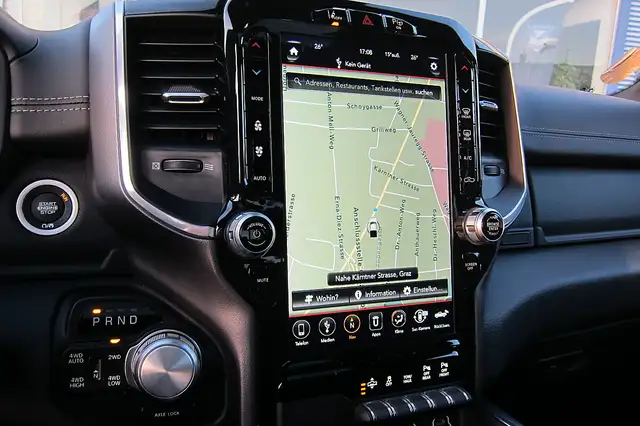 Dodge RAM Ram Laramie SPORT White Edition Ansicht 10