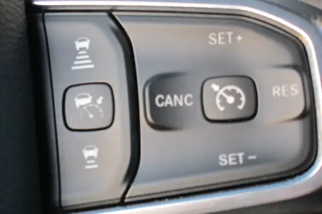 Dodge RAM Ram Laramie SPORT White Edition Ansicht 8