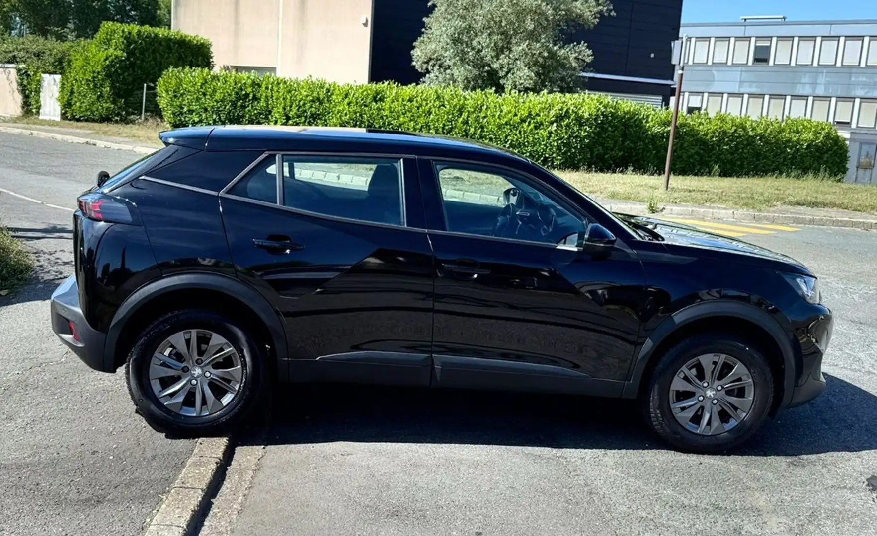 Peugeot 2008 Active Pack 1.2 PT 130CV EAT8 TBEG 10825HT Noir - 2