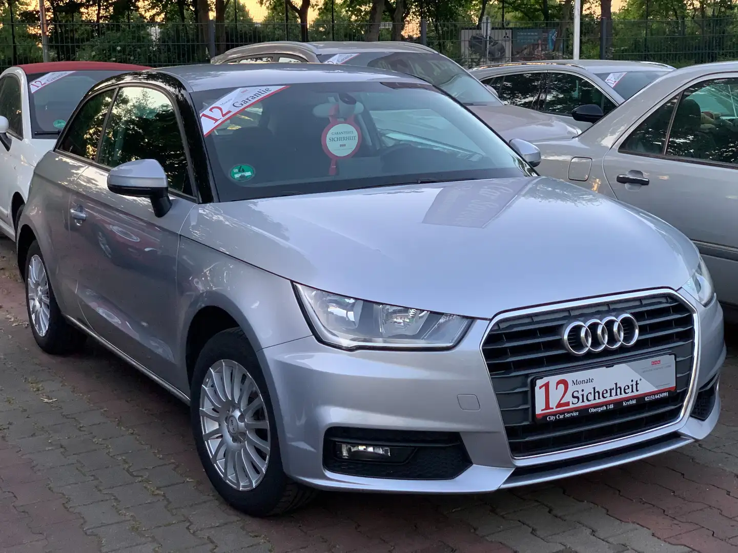 Audi A1 basis Gris - 2