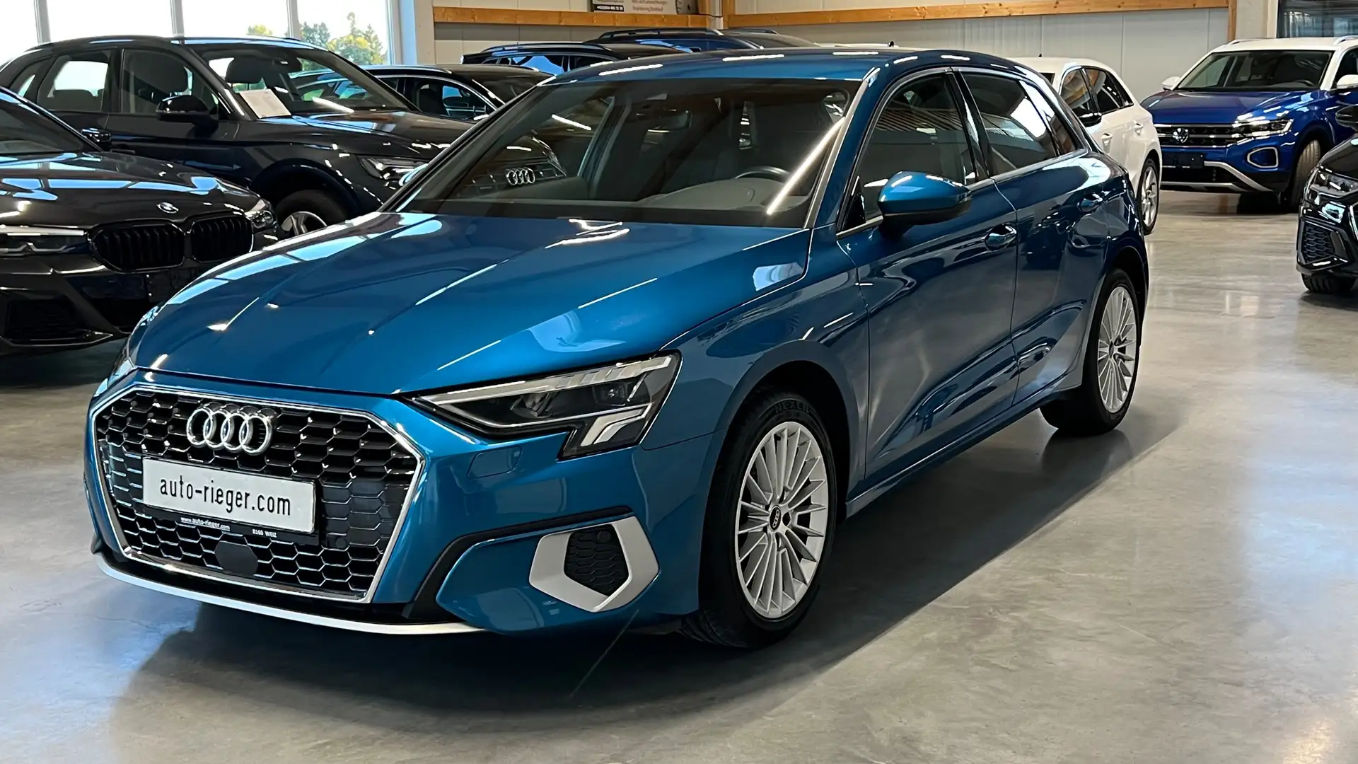Audi A3 35 TFSI advanced LED, ACC, Kamera, GARANTIE Blau - 2