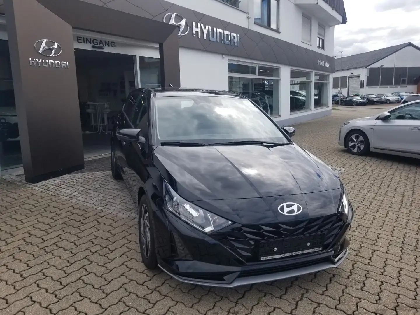Hyundai i20 1.0 T-GDI MT Trend Schwarz - 1