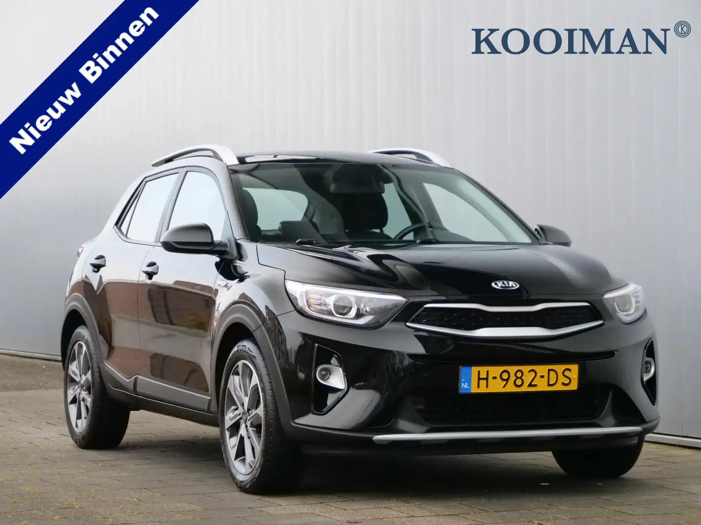Kia Stonic 1.0 T-GDi 100pk DynamicLine Navigatie / Camera / P Negro - 1