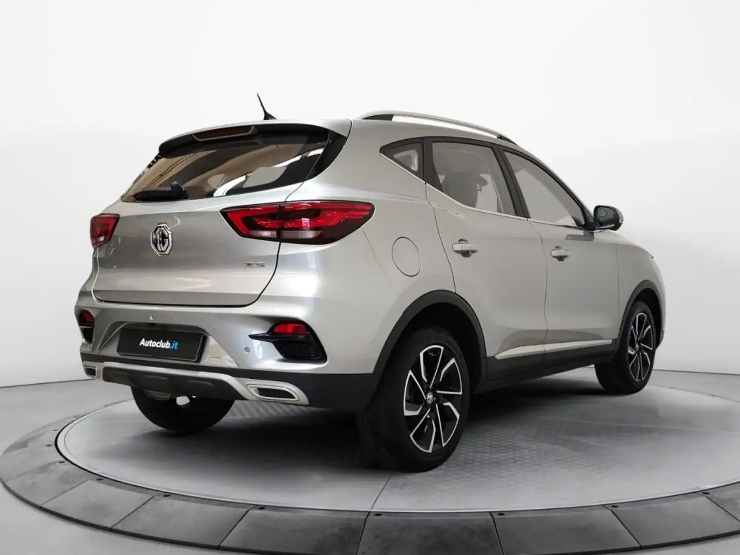 MG ZS 1.5 Luxury Argent - 2