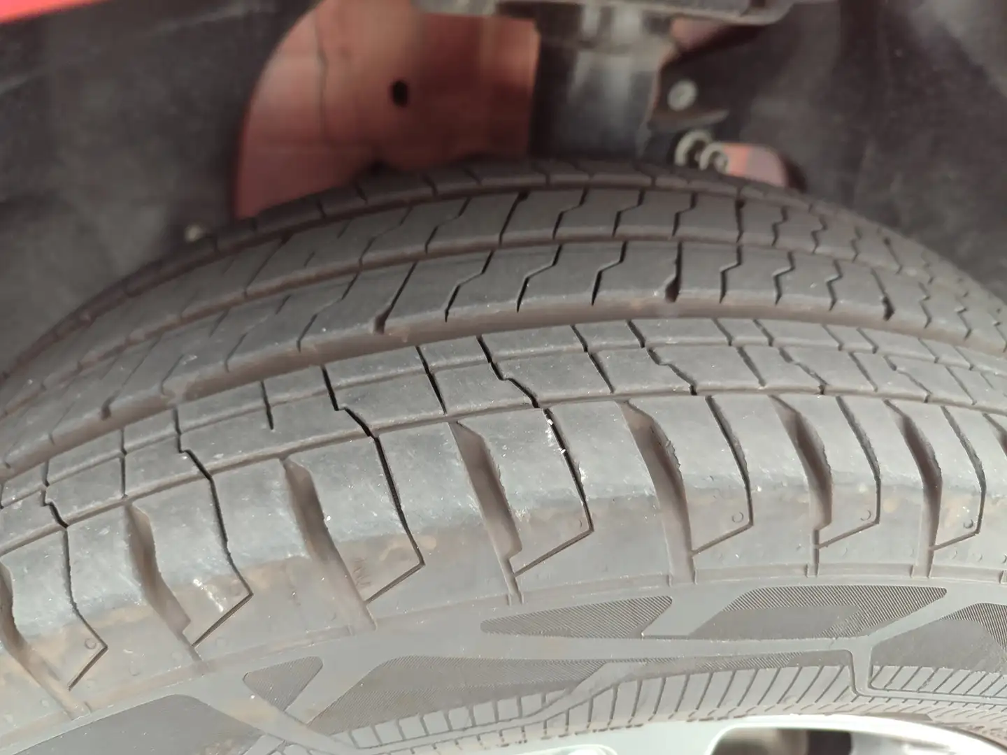 Ford Tourneo Custom Tourneo Custom 2.0 EcoBlue Titanium Aut. 170 Rojo - 2