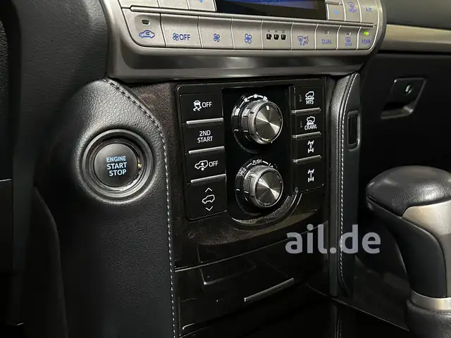 Toyota Land Cruiser view 20